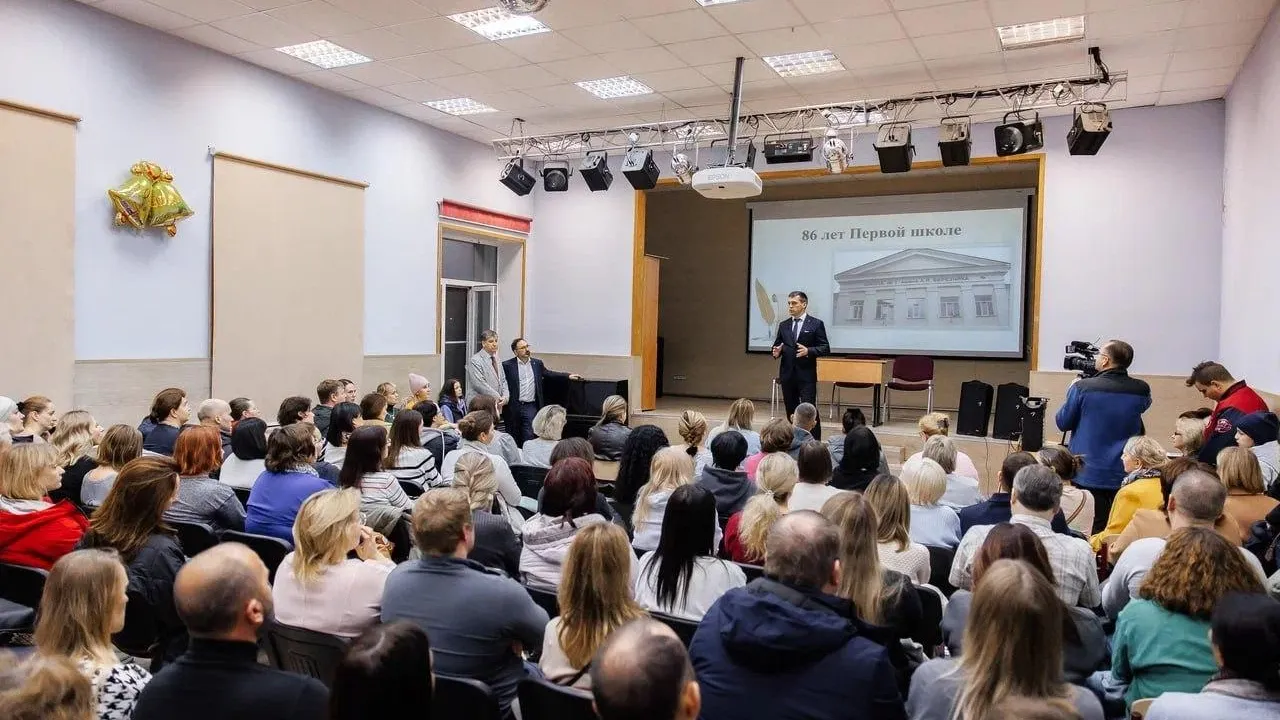 В подмосковной Дубне по президентской программе отремонтируют старейшую школу
