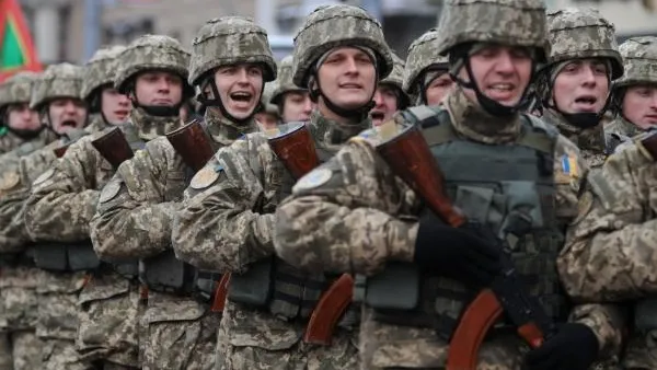 Эксперт: простым гражданам Украины война не нужна