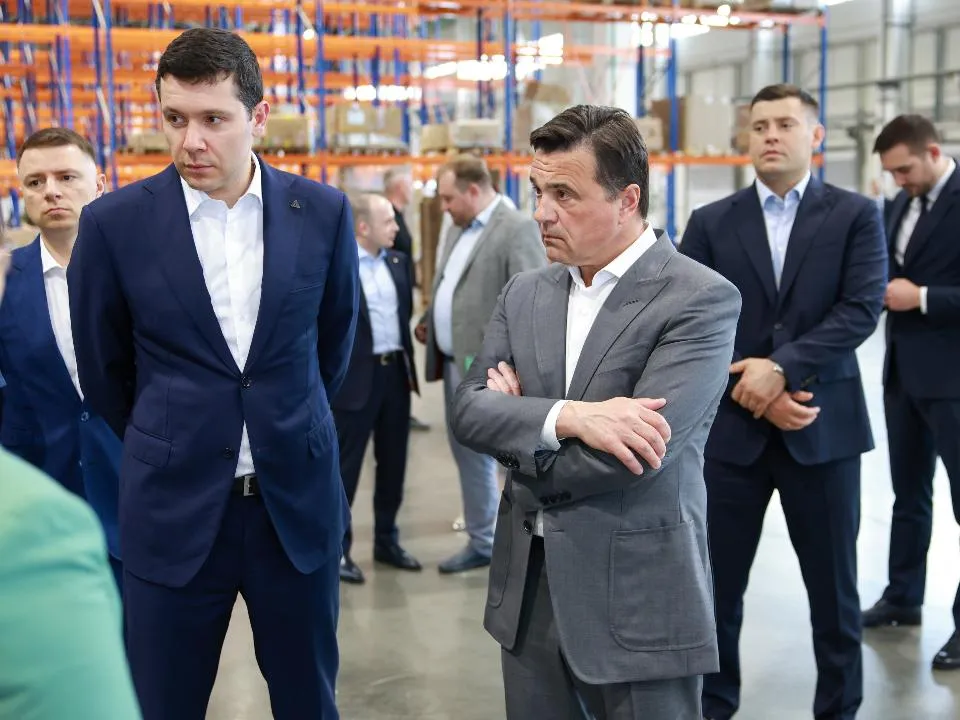 Губернатор Подмосковья проверил работу автоматизированного логистического комплекса «Глория Джинс» в Подольске