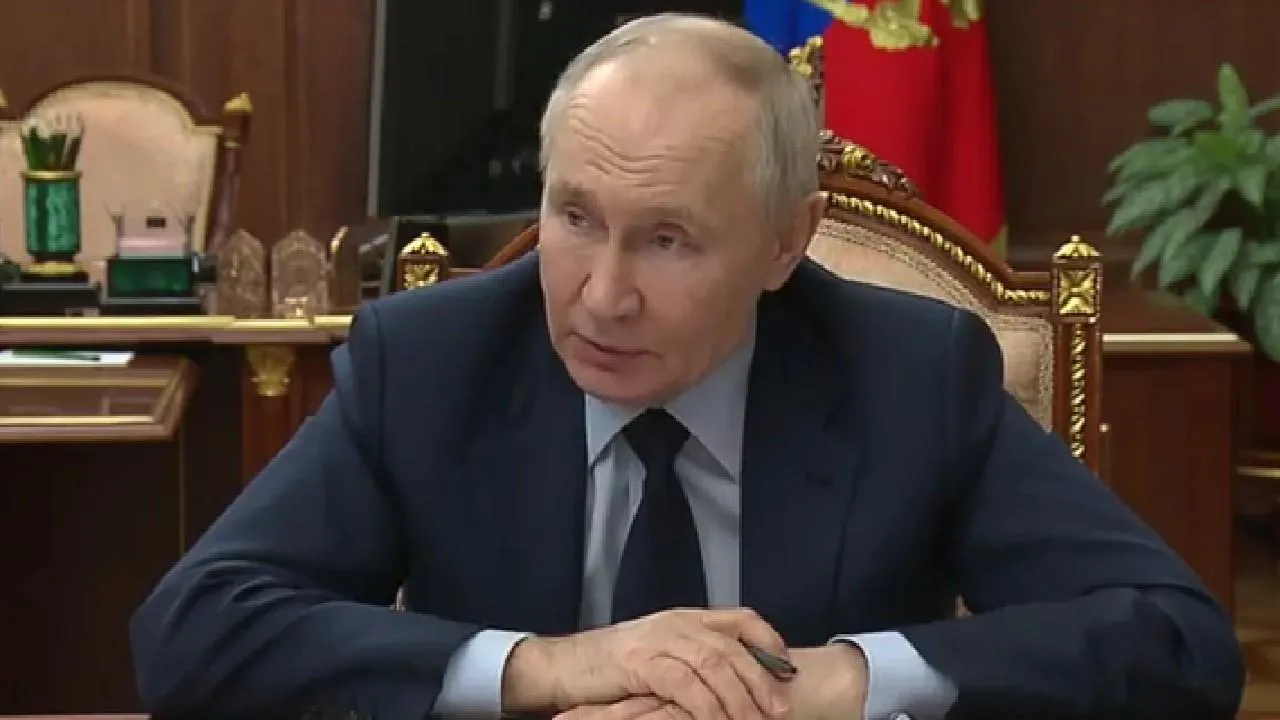 Путин провел встречу с врио губернатора Курской области Хинштейном