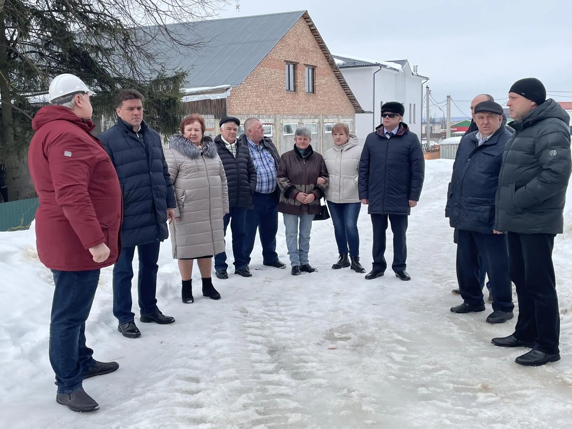 Осмотр дома. Фото: Ирина Паленова