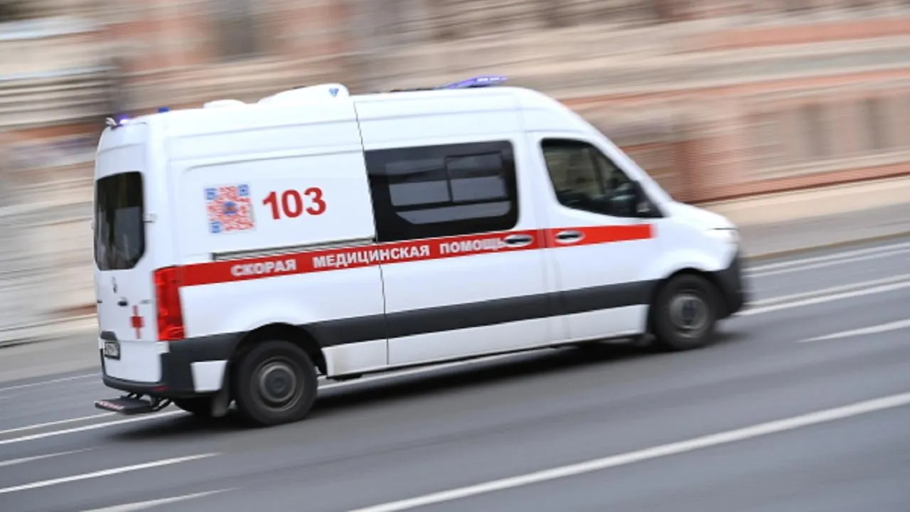 Маршрутка врезалась в столб в Подмосковье: пострадали девять человек