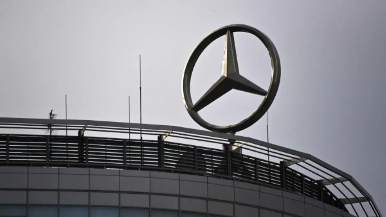 Российский автодилер приобрел активы компании Mercedes-Benz на территории РФ