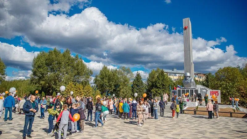 В Кубинке открыли сквер с памятником «Павшим за Родину»