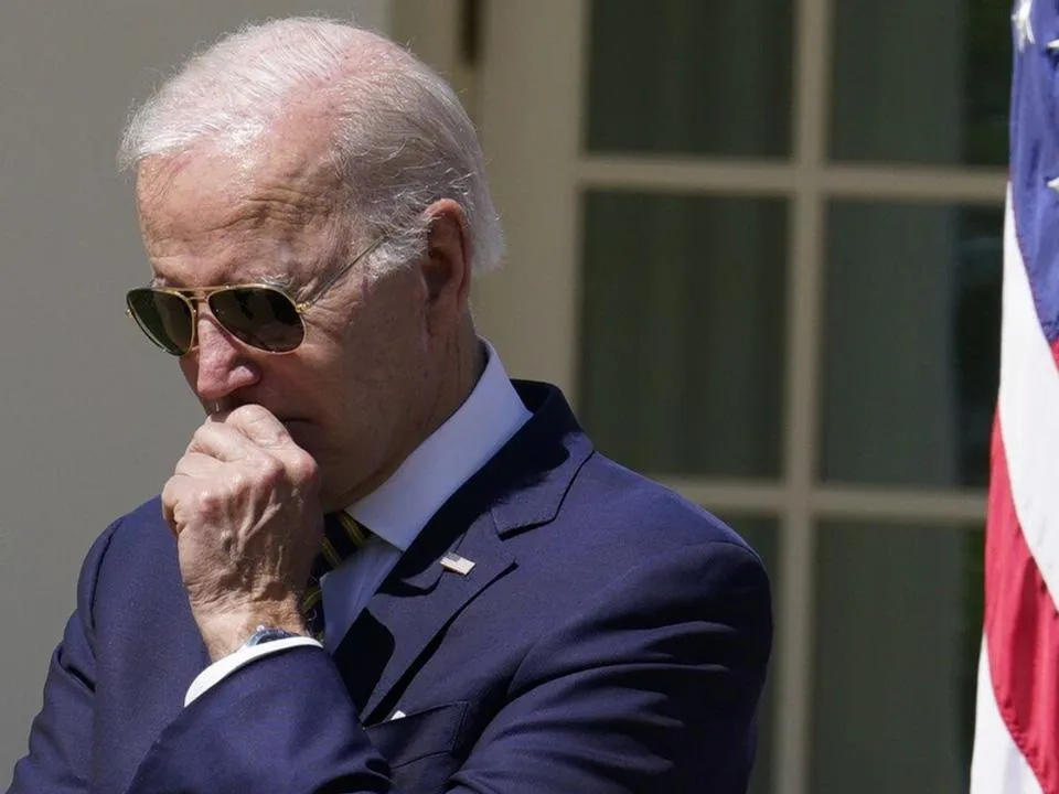 «Разговаривает с вымышленными персонажами»: выяснилось, кто на самом деле управляет Байденом