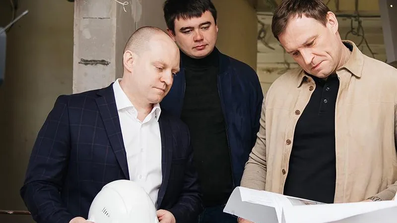 Глава Городского округа Пушкинский Максим Красноцветов проверил, как идет строительство школ