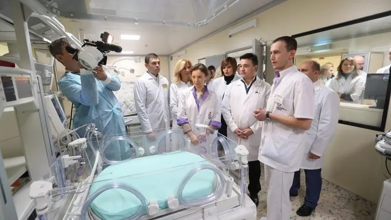Андрей Воробьев и Анна Кузнецова высоко оценили новый перинатальный центр в Раменском