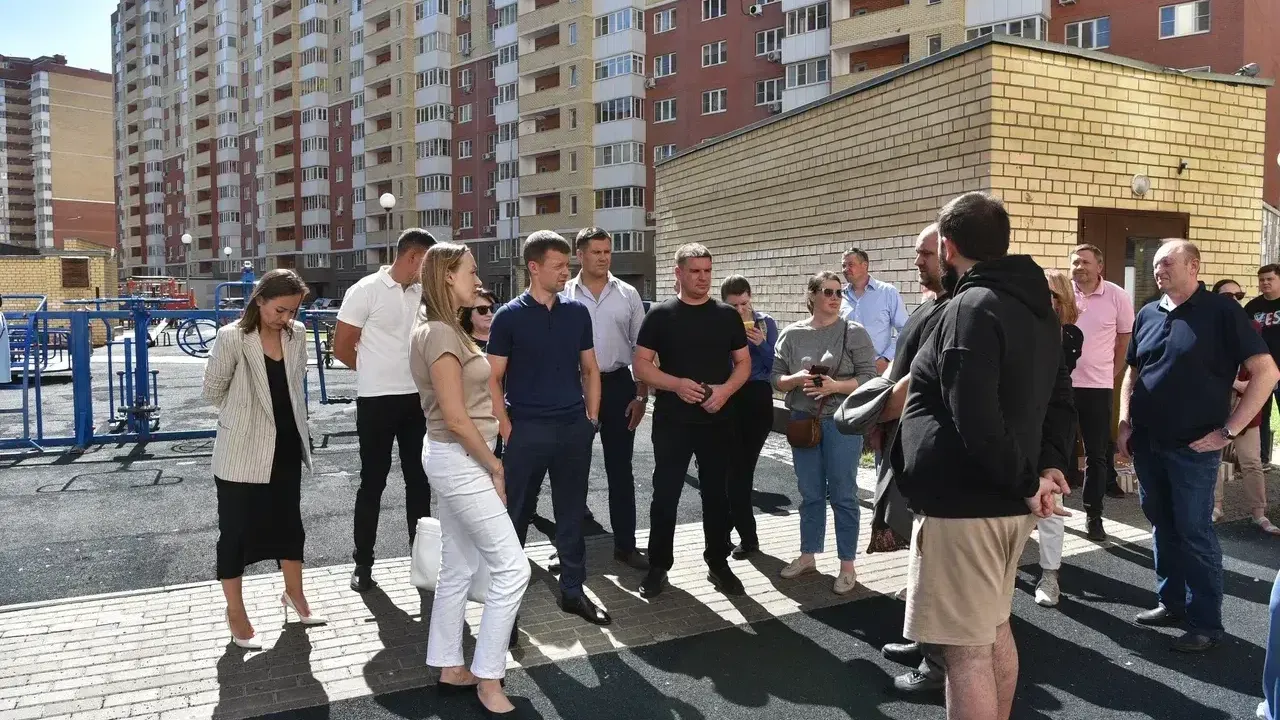Глава Балашихи проверил содержание дома на улице Андрея Белого по просьбам жителей