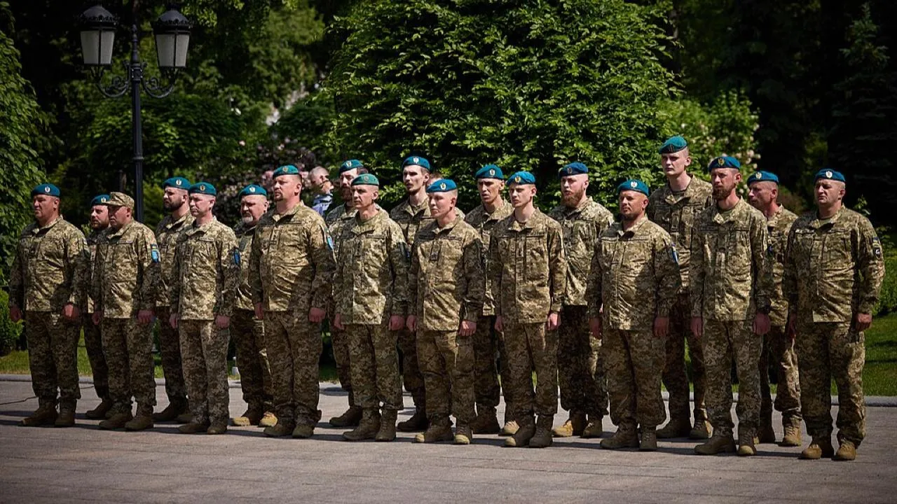 Зеленский похвастался своей армией после провальной атаки ВСУ на Курскую область