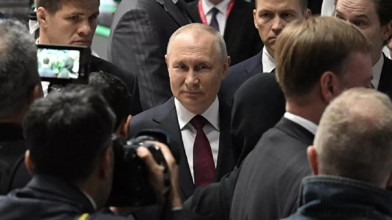 Путин заявил о необходимости создать рабочие места в городах и селах России