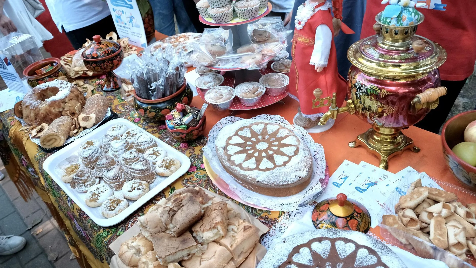 Гастрономические конкурсы, музыка и культура объединились на международном фестивале «Арт-фолк России» в Красногорске