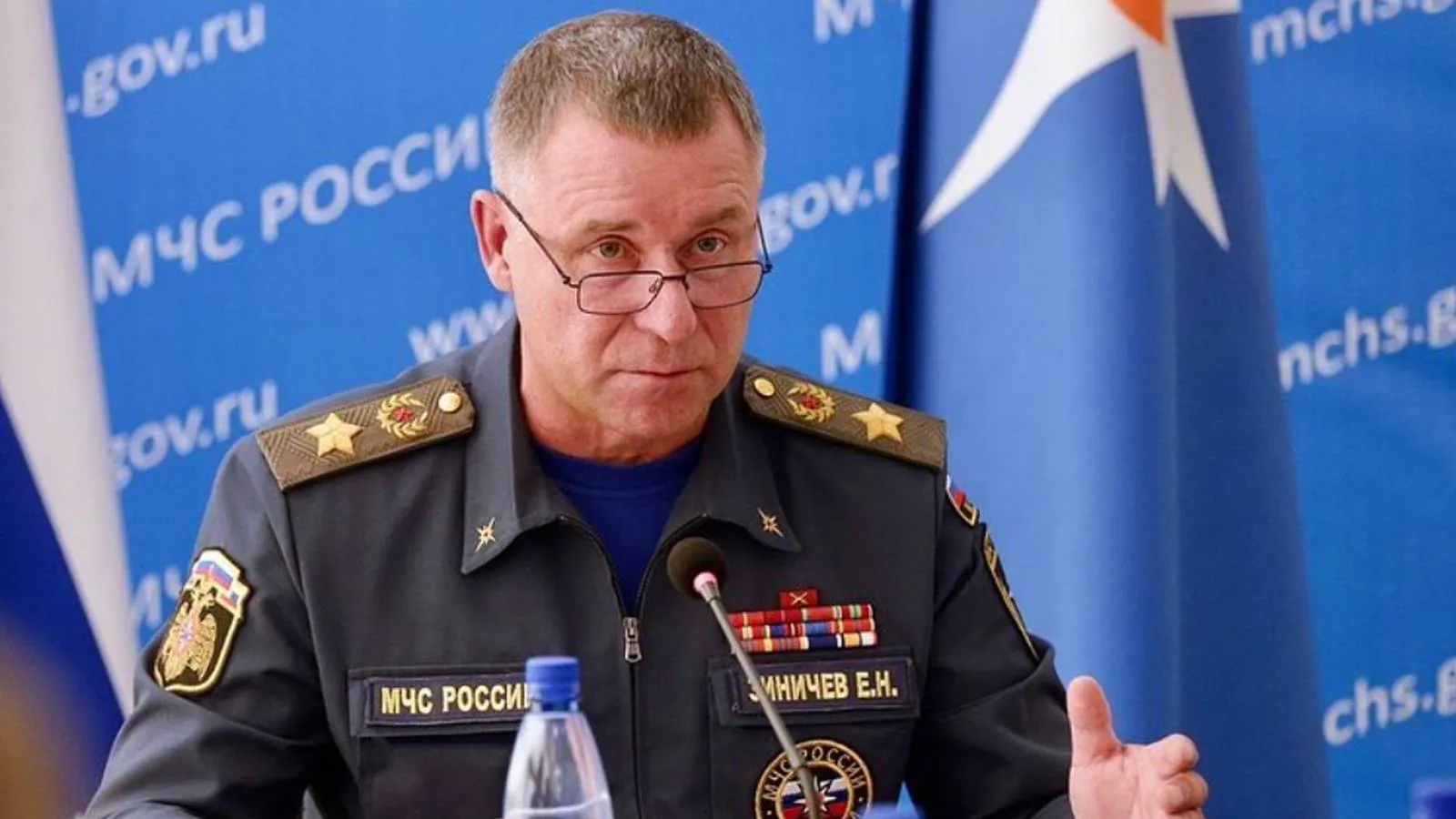 Глава МЧС Евгений Зиничев