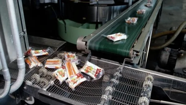 Ученые: крабовые палочки опасны для окружающей среды