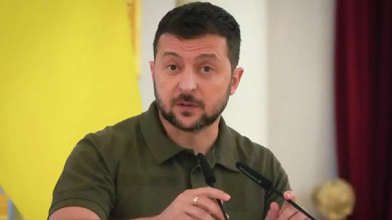 На Украине могут завести уголовное дело на Зеленского из-за госизмены