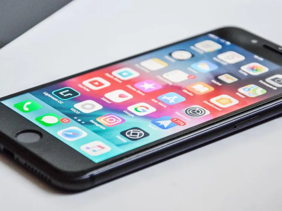 «Полной блокировки iPhone не произойдет»: эксперт Бастрыкина о новой версии IOS