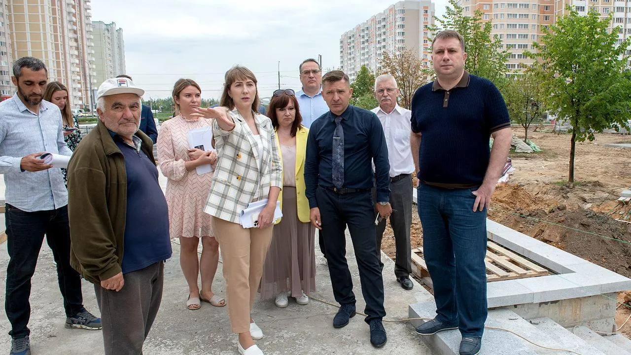 Глава городского округа Подольск проверил ход благоустройства на бульваре 65-летия Победы