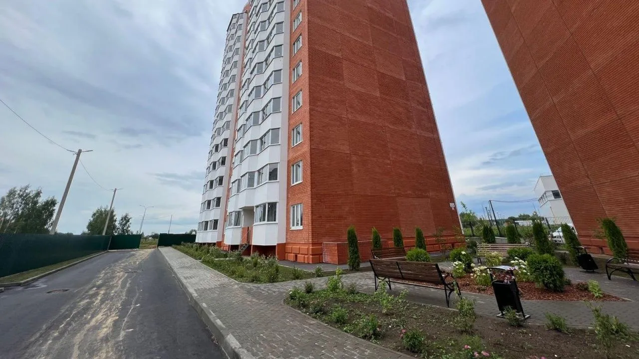 Многоквартирный дом достроили в подмосковном Серпухове