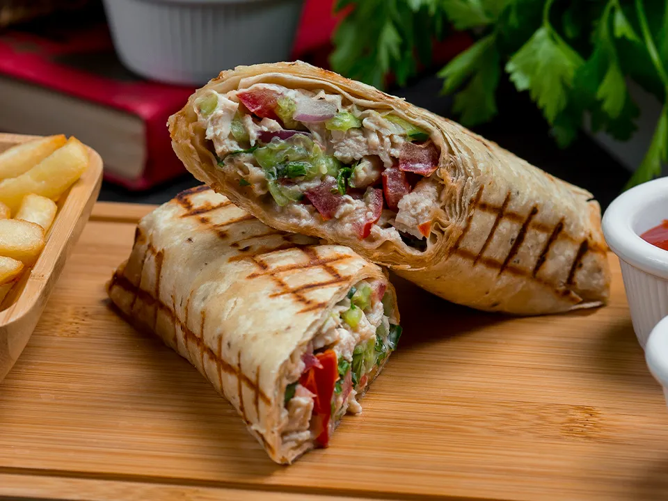 Дизентерия, сальмонеллез, гепатит: выяснилось, какие опасности таит в себе некачественная шаурма