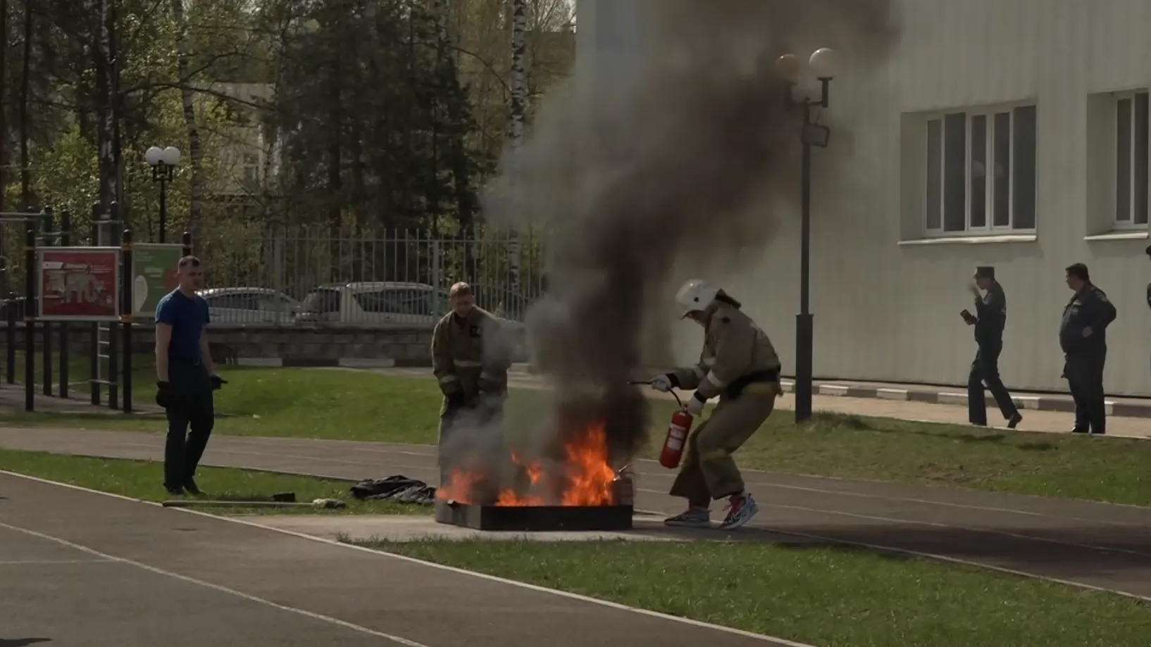 В Дубне состоялись зональные соревнования юных пожарных и спасателей
