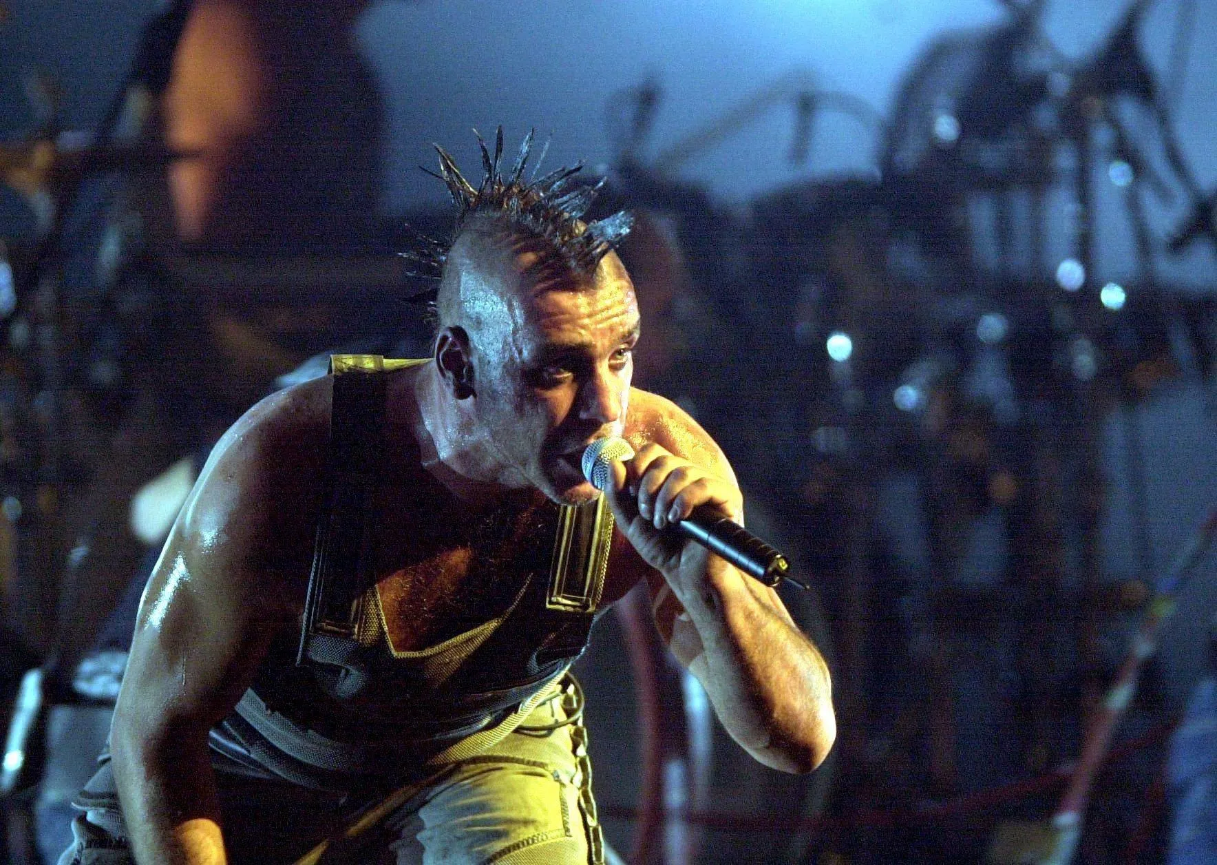 Тилль Линдеманн — вокалист и автор текстов песен немецкой группы Rammstein. Oliver Stratmann/dpa_poolbild