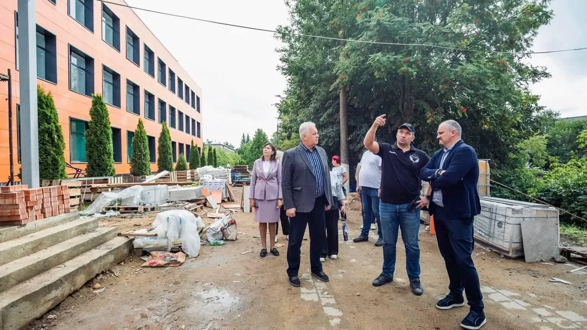 В Кашире проверили здание школы во время проведения капитального ремонта