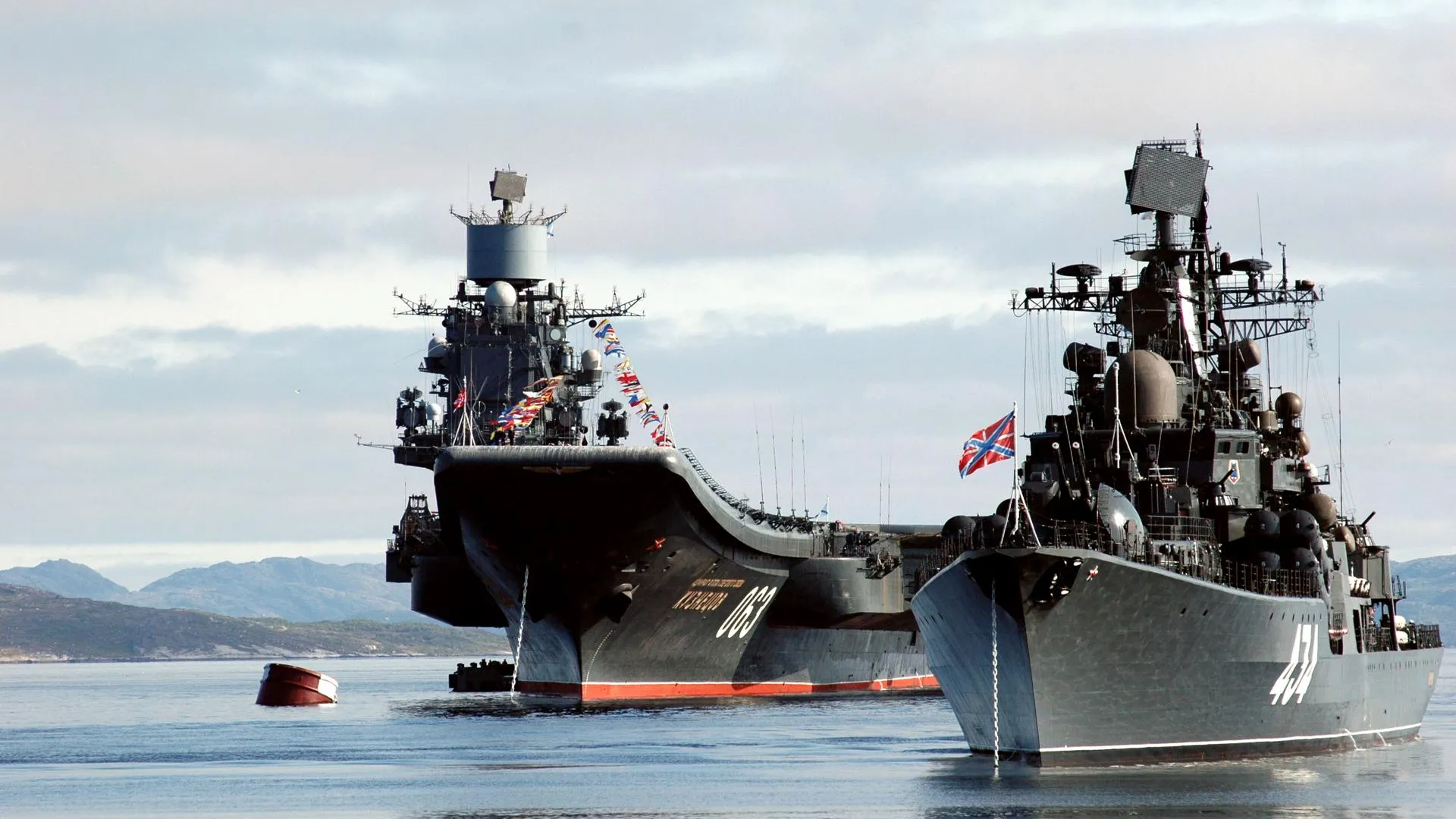 Названы сроки передачи ВМФ тяжелого авианесущего крейсера «Адмирал Кузнецов»