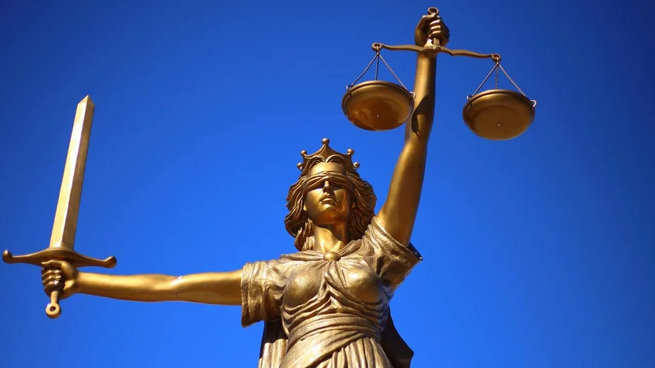 Прокурор запросил 13 лет колонии для бывшего замглавы Минцифры