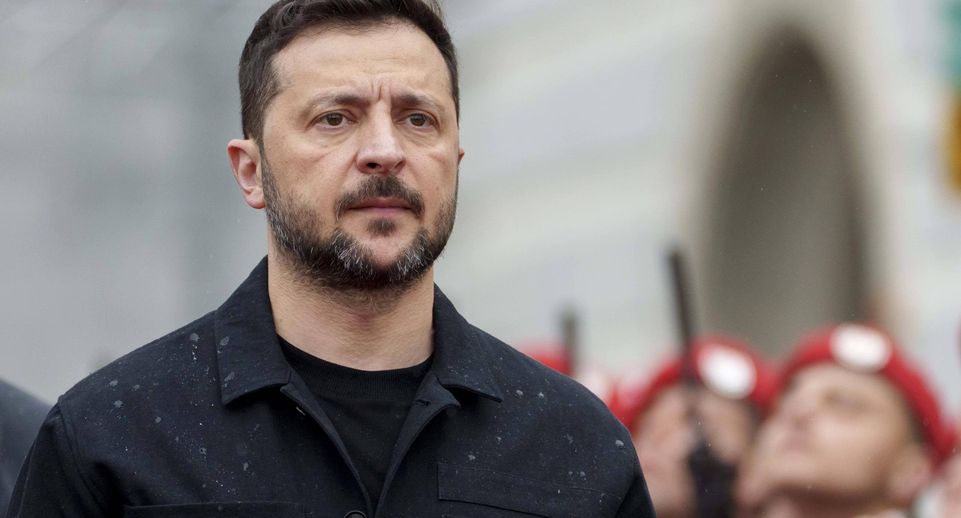 В Раде перспективы Зеленского описали фразой «сидеть на золотом унитазе»