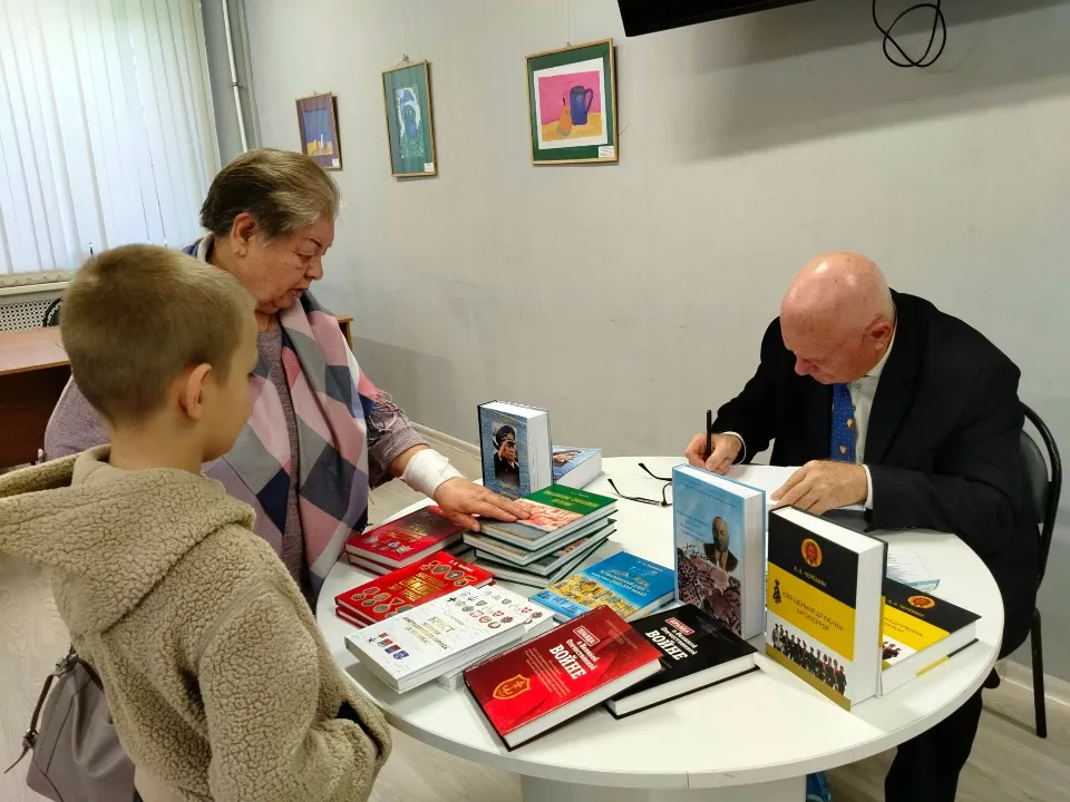 Фото: t.me/lpbiblioteka