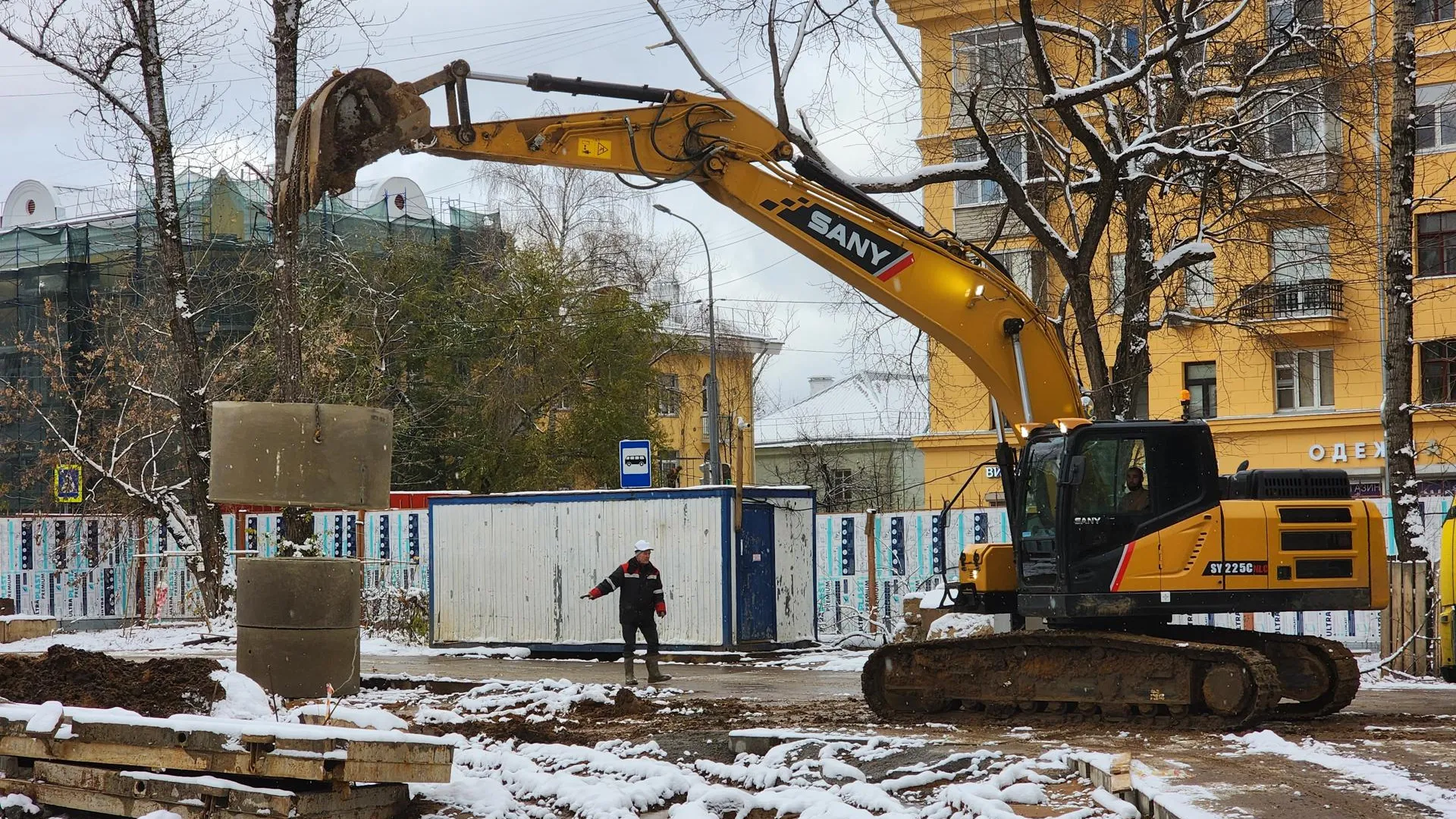 Строители завершили разработку котлована будущей поликлиники в Королеве