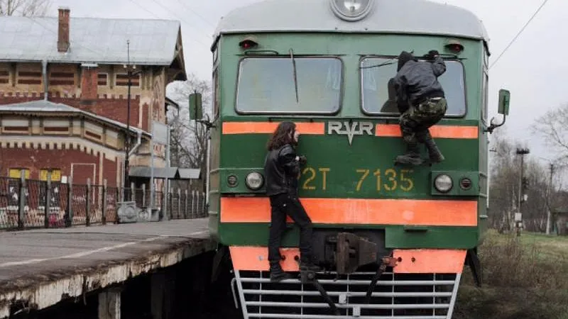 Юного зацепера убило разрядом в 27 тысяч вольт в МО