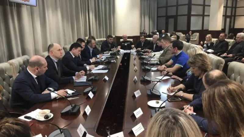 Воробьев обсудил с жителями Волоколамского района ситуацию на полигоне «Ядрово»