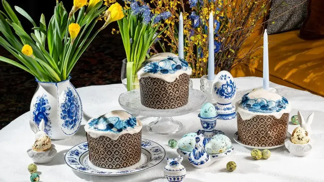 «Белая глазурь напоминает фарфор»: как художники гжельского промысла впервые расписали куличи