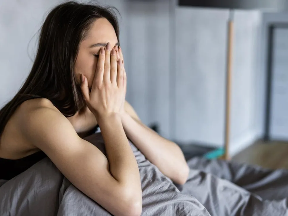 Хуже только курение: раскрыта скрытая угроза недосыпа — сколько часов ночного отдыха необходимы организму