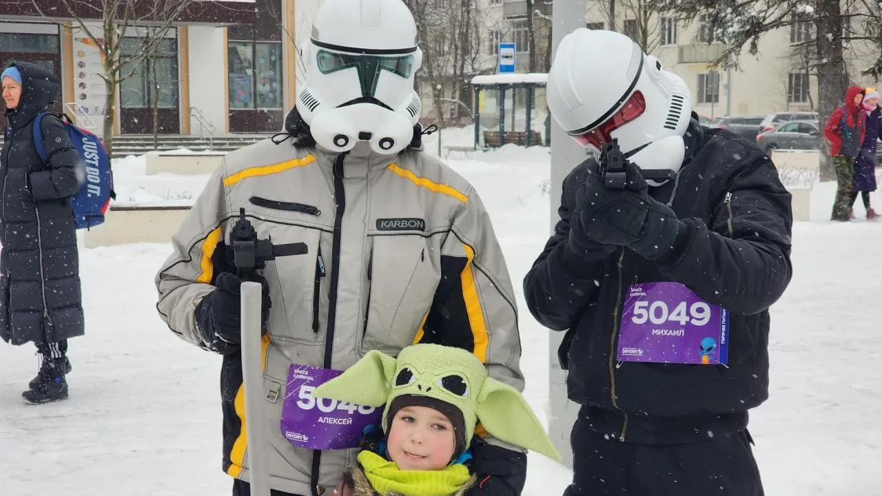 Более шестисот человек поучаствовали в ежегодном забеге в маскарадных костюмах в Королеве