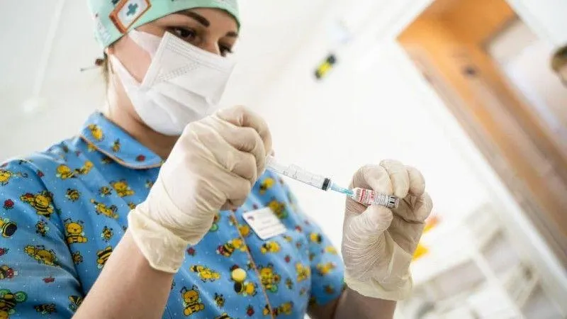 В Подмосковье можно пройти повторную вакцинацию от коронавируса