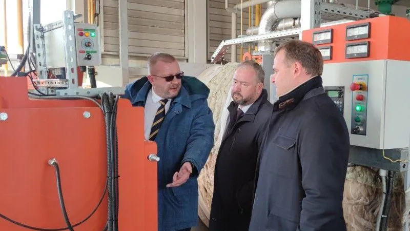 Министр энергетики Подмосковья посетил Омский завод инновационных технологий на прошлой неделе