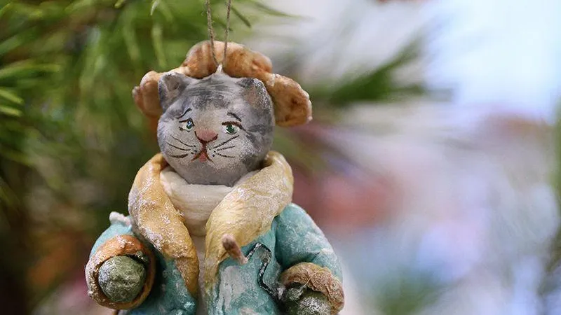 Коты, космонавты, шары с именами: какие елочные игрушки популярны в этом году