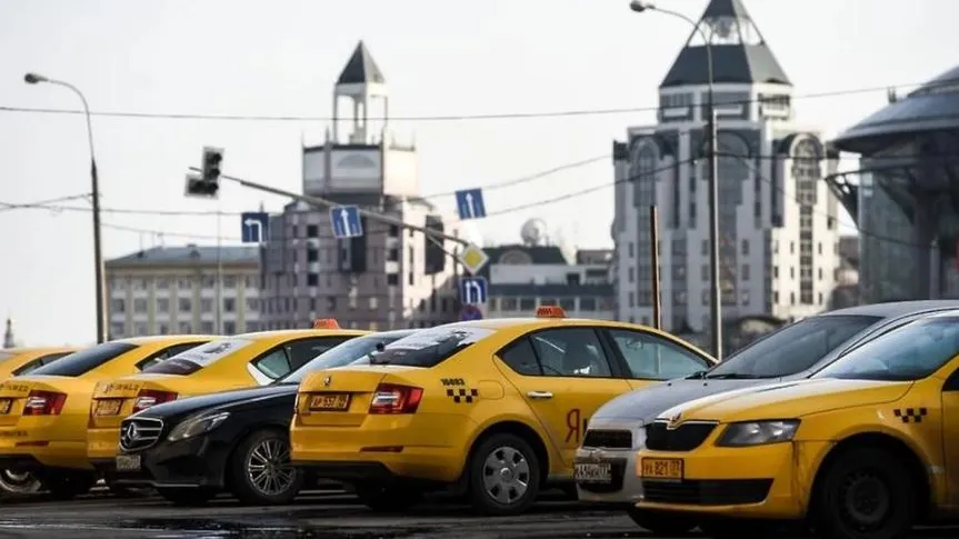 Такси. Фото: РИАМО/Николай Корешков