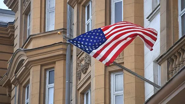 Эксперт: ответные санкции усложнят работу дипслужбы США в Москве