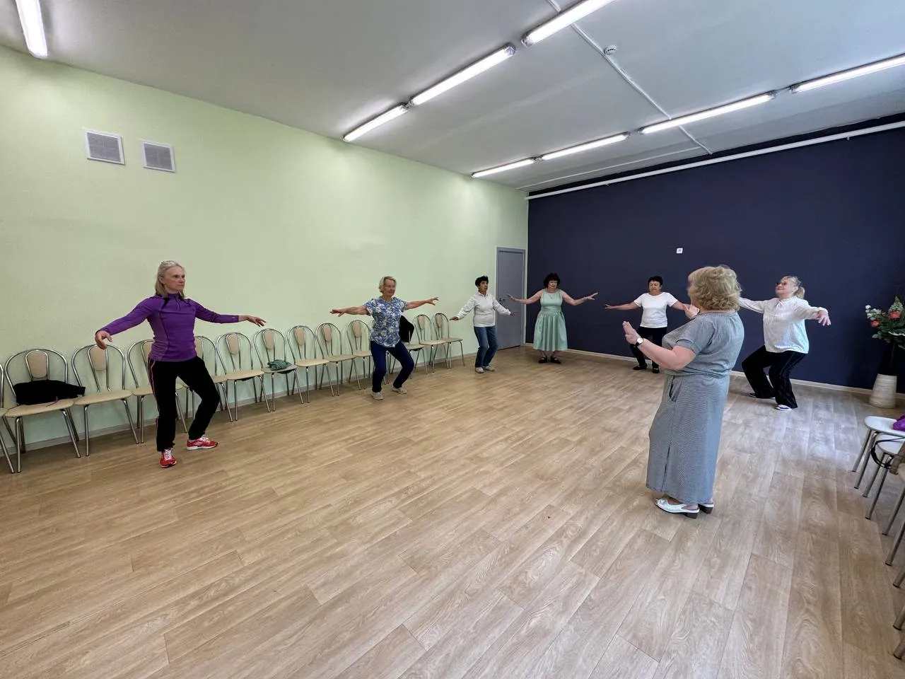 Упражнения на занятиях по дефиле. Фото:&nbsp;клуб «Активное долголетие» г. о. Черноголовка