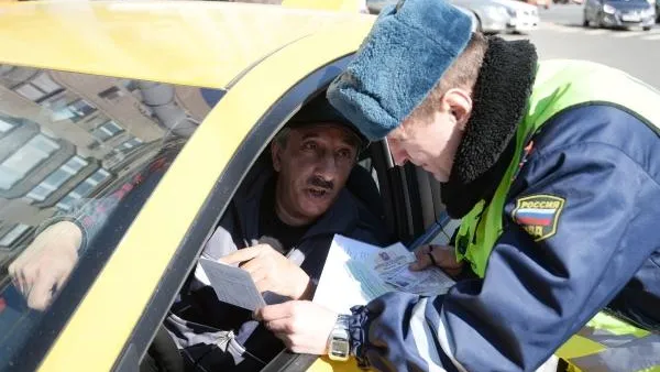 В аэропорту Домодедово таксисты-нелегалы избили полицейского