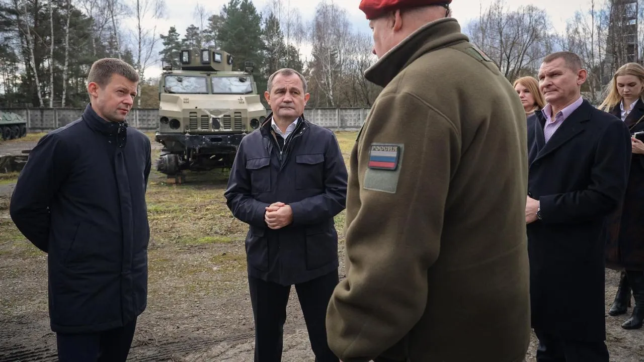 Председатель Мособлдумы посетил областной пункт контрактников