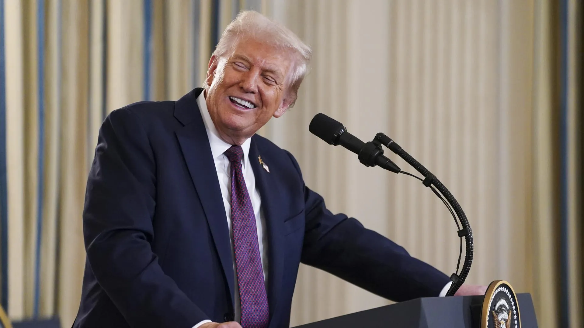 Will Oliver — Pool via CNP/Consolidated News Photos