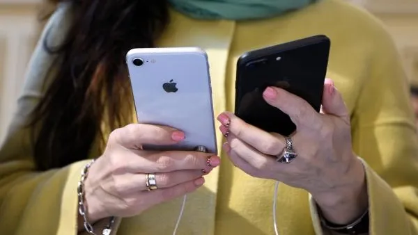 Компания Apple через три года выпустит гибкий смартфон