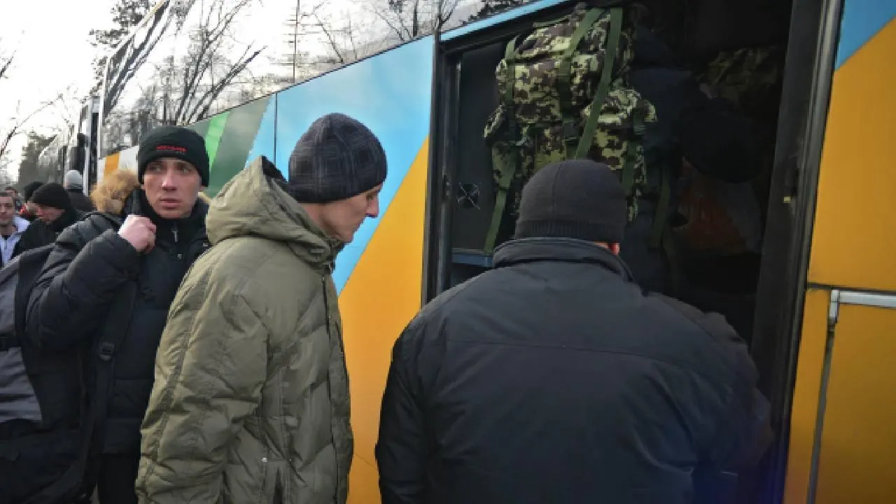 Антон стал Тоней: Украинец купил справку об изменении пола, чтобы покинуть страну