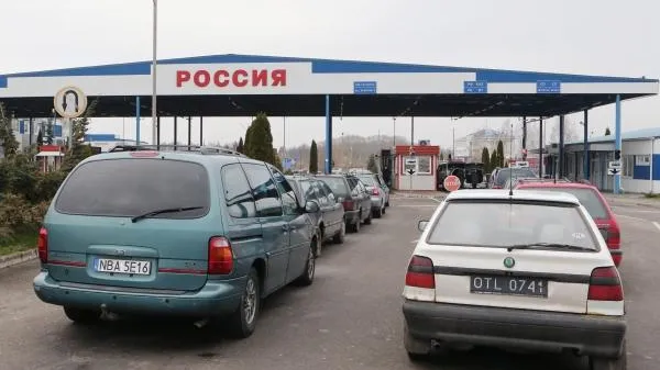 Депутат Толмачев пояснил влияние кризиса в Европе на отбирание автомобилей у россиян