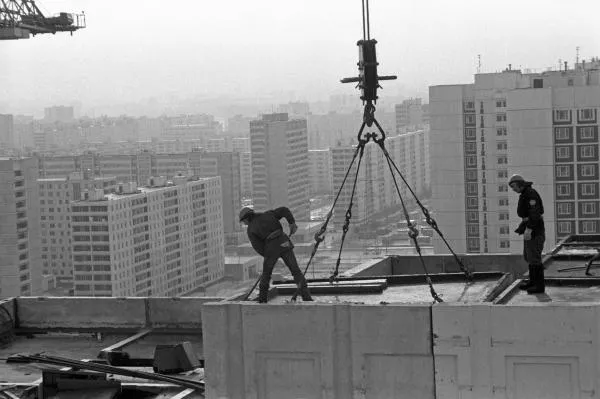 Возведение нового жилого высотного здания, 1984 год