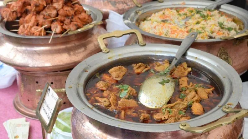 Шеф-повар поделился рецептом оригинальных соусов к мясу и рыбе на Новый год