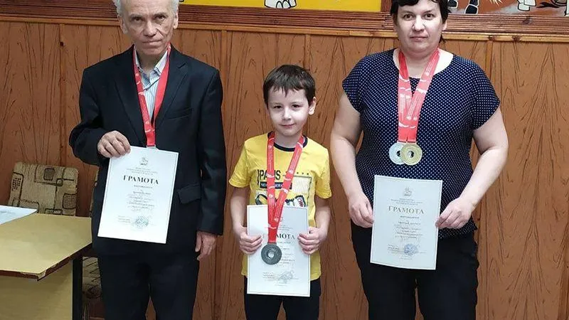 Почти 40 спортсменов состязались в чемпионате Подмосковья по русским шашкам